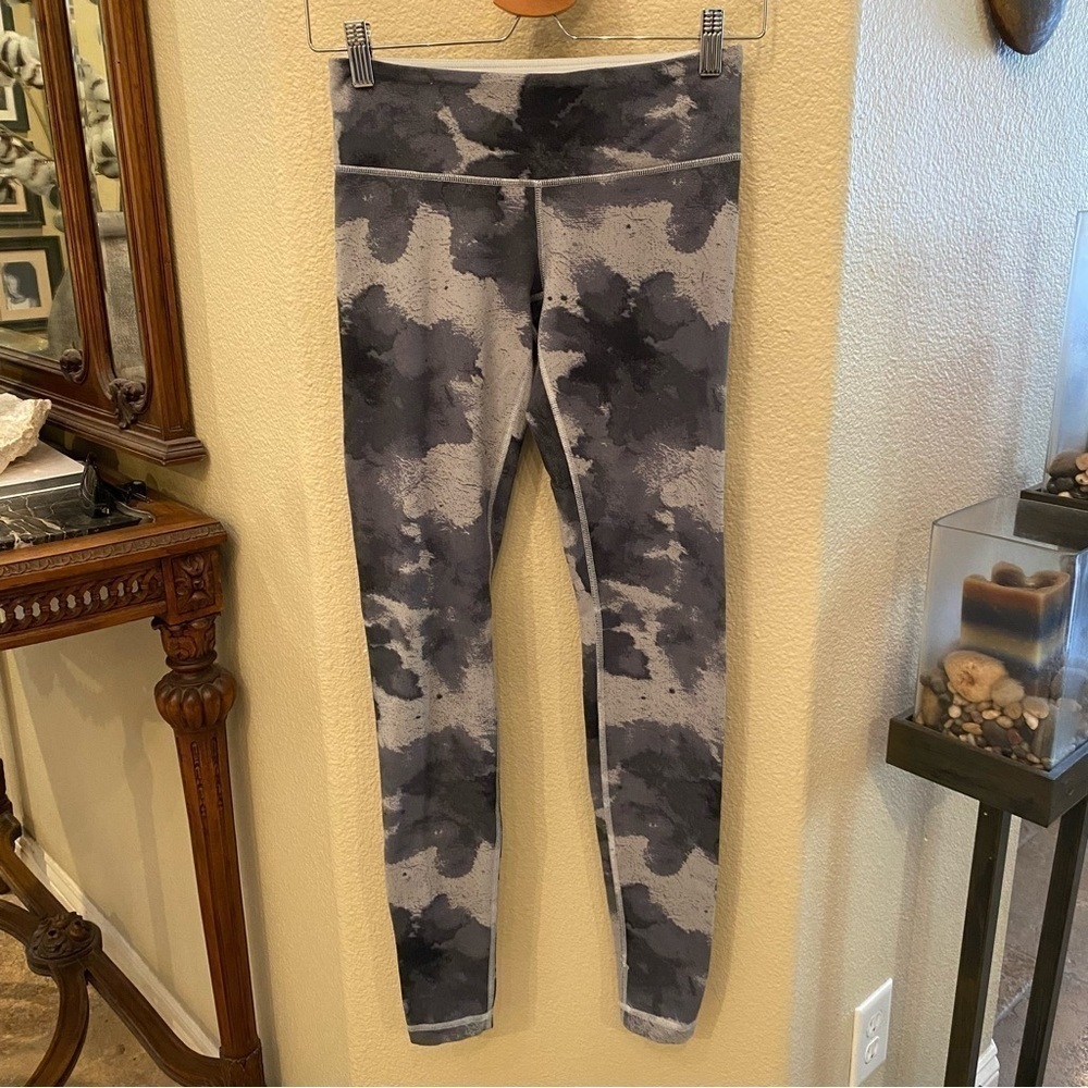 LULULEMON Women Gray Tie Dye Abstract Patterned Leggings Size 4